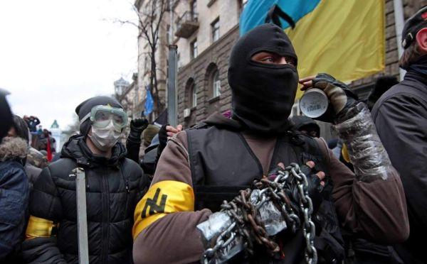 Украинские националисты на евромайдане.
