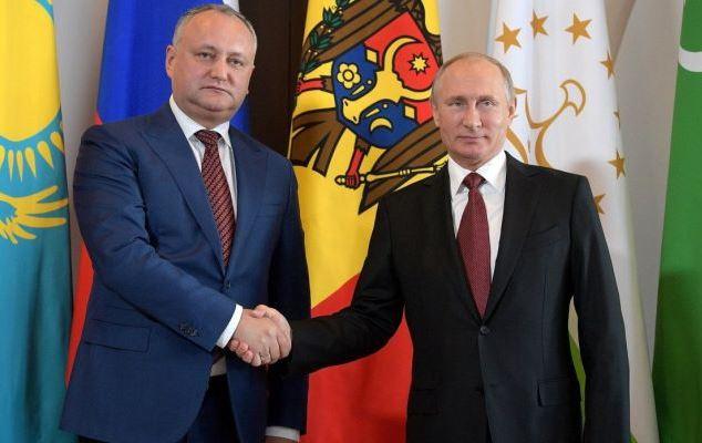Президенты Молдовы и России Игорь Додон и Владимир Путин.