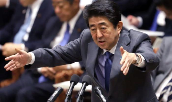 Аппетиты японского премьер-министра Синдзо Абэ растут