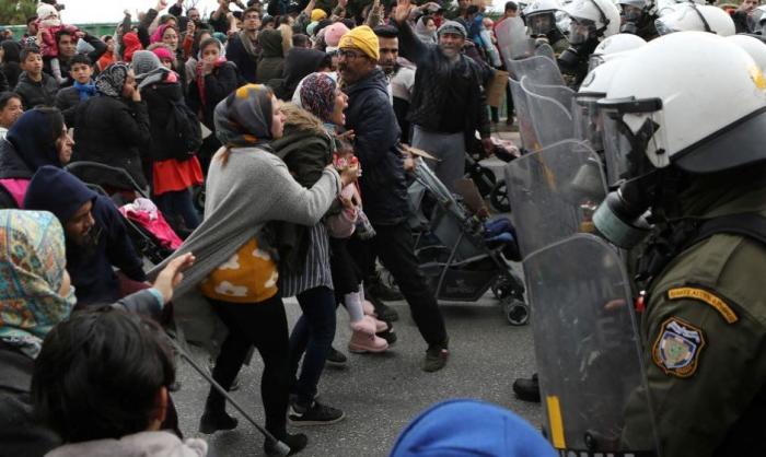 С территории Турции к атаке на Грецию готовятся десятки тысяч мигрантов
