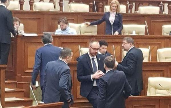 В парламенте Молдовы