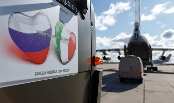 Военно-транспортный самолёт МЧС России прибыл в охваченную эпидемией Италию