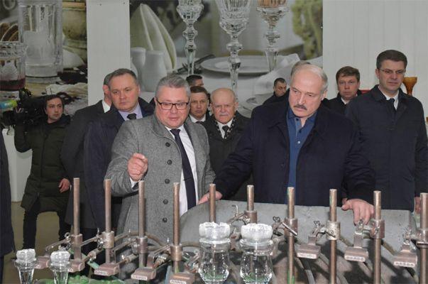 Президент Беларуси Александр Лукашенко посетил стеклозавод «Неман» в Гродненской области