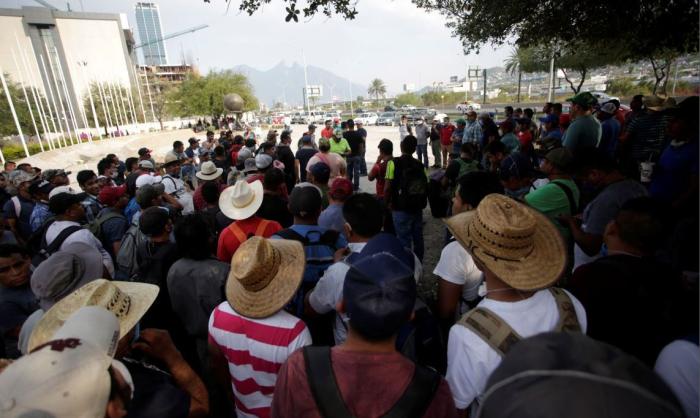 Мексиканские мигранты в США в очереди за работой