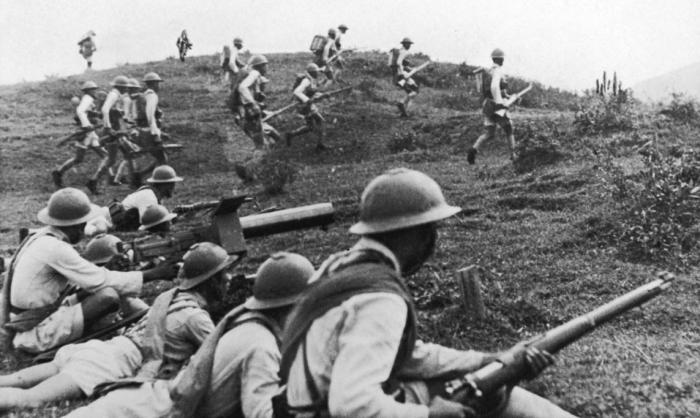 Японские солдаты в атаке