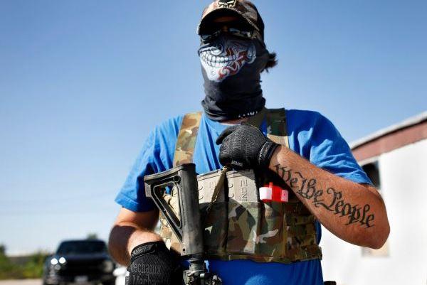 Коронавирус в Техасе – вооружённые добровольцы против полиции