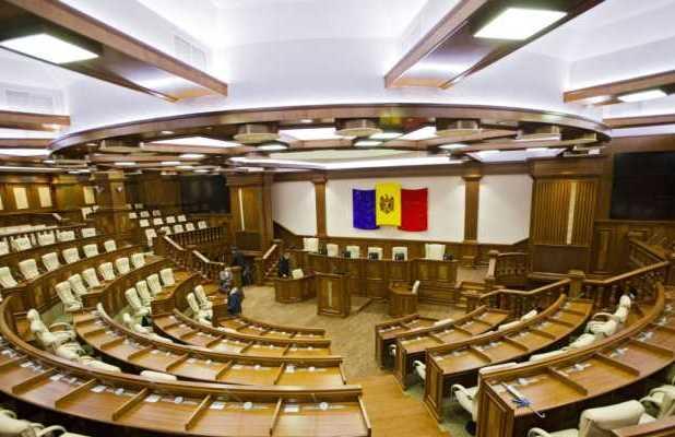 Свержение правительства Молдовы откладывается – парламент ушёл на карантин
