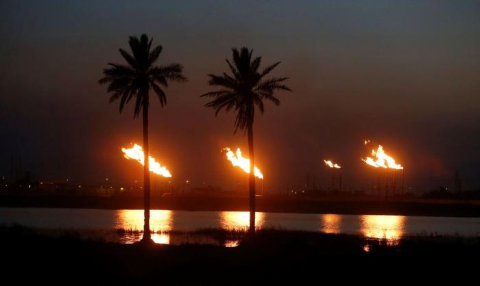 Нефтяные поля севернее Басры в Ираке