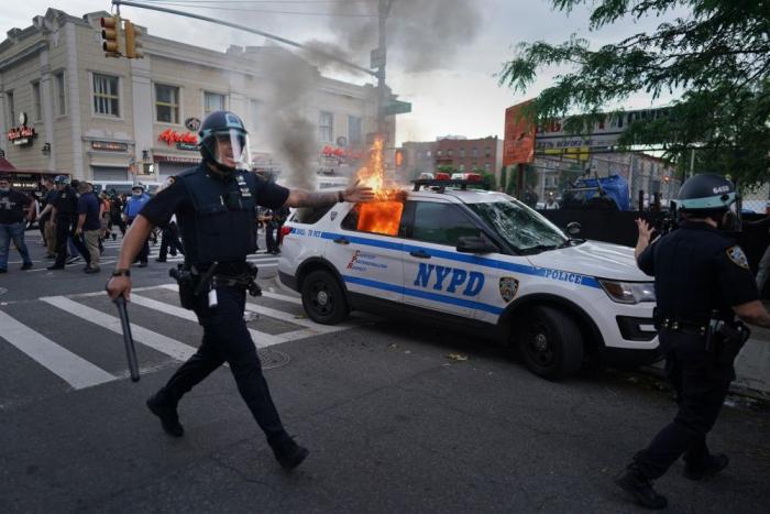 Нью-Йорк сражается против полицейского шовинизма