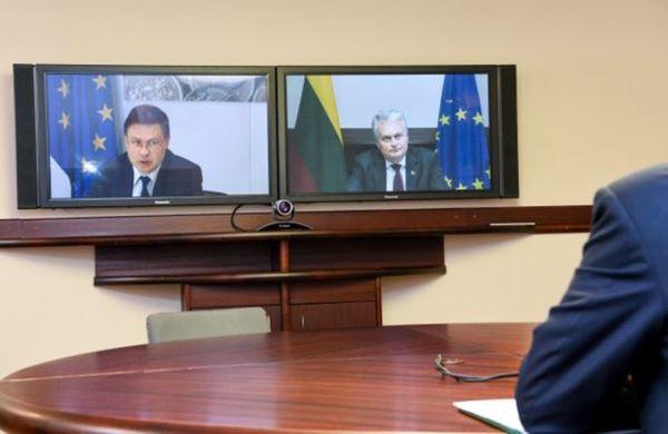 Видеоконференция президента Литвы Гитанаса Науседы и вице-председателя Европейской комиссии Валдиса Домбровскиса