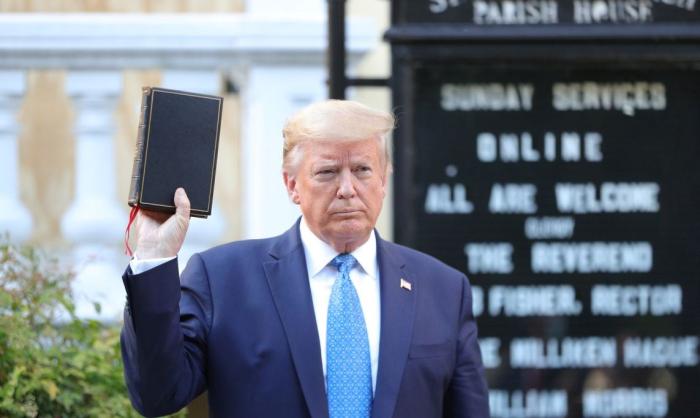 Президент Трамп наделил США правом на религиозный интервенционизм