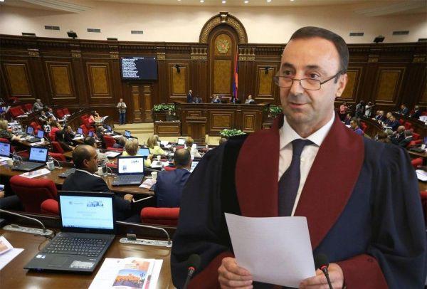 Конституционный суд Армении призвал парламент не нарушать закон
