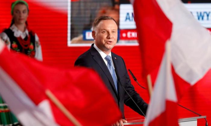 По итогам президентских выборов в Польше Анджей Дуда демонстрирует приверженность антироссийскому курсу и давит на соседнюю Белоруссию