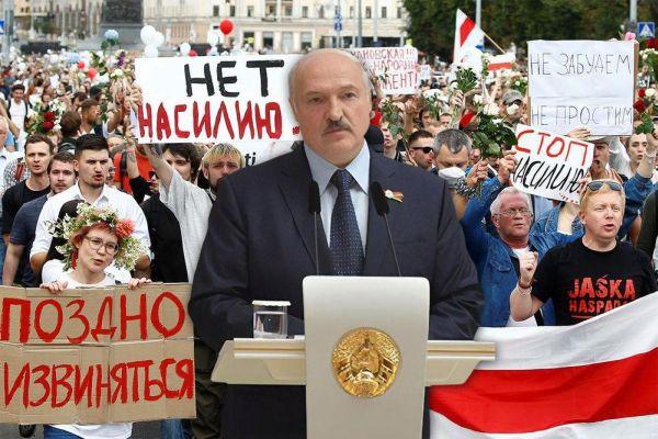 Лукашенко: «Страну мы никому не отдадим, ситуацию удержим»