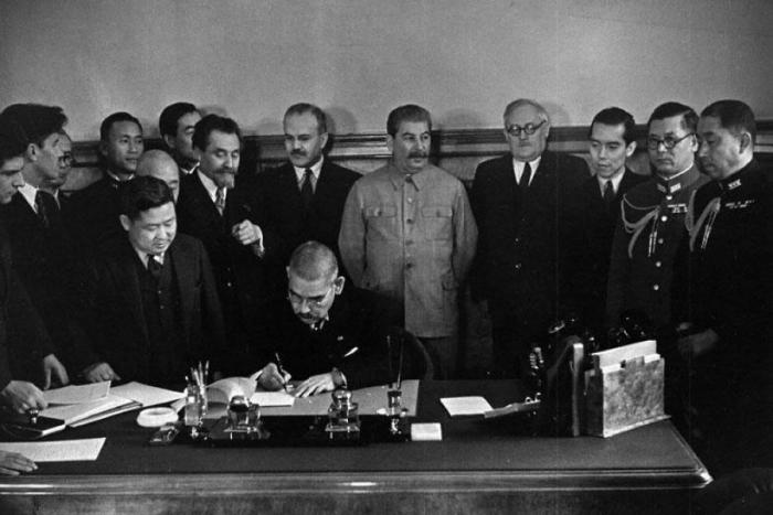 Подписание японо-советского пакта о ненападении