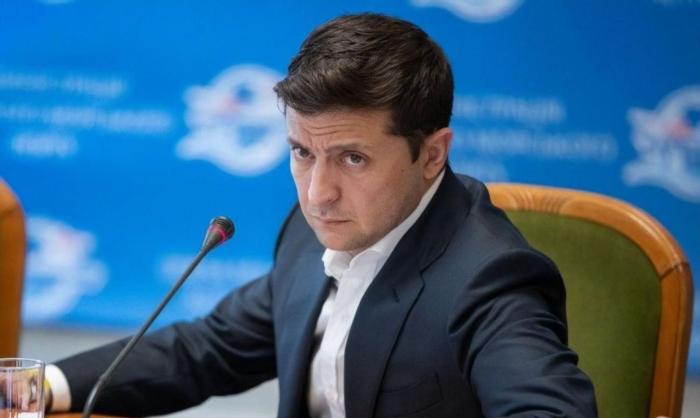 Владимир Зеленский сталкивается с серьёзными проблемами на Украине, где он работает президентом