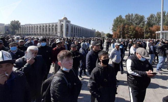 Митинги в Бишкеке продолжаются