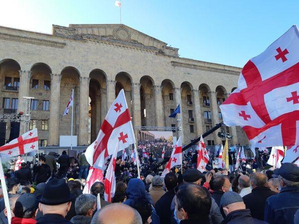 Очередной митинг оппозиции прошёл в Тбилиси 14 ноября. 