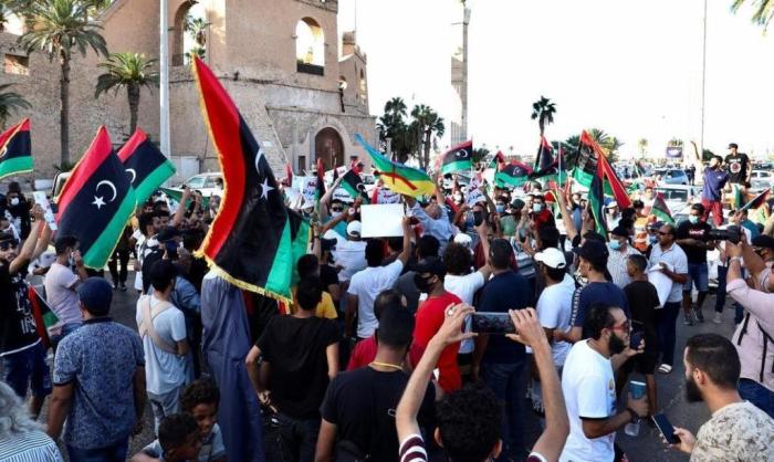 Антиправительственная демонстрация в Триполи