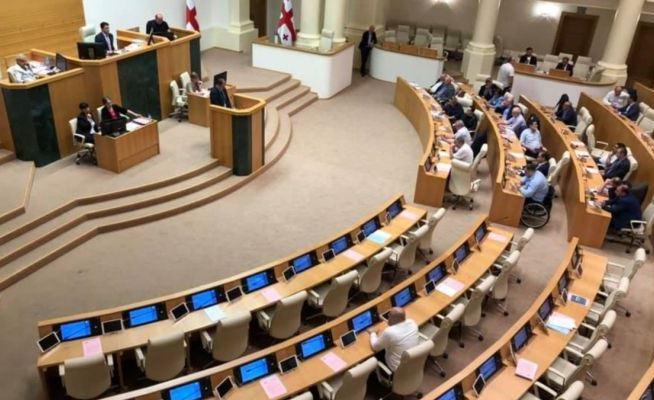 Парламент Грузии начинает свою работу без оппозиции