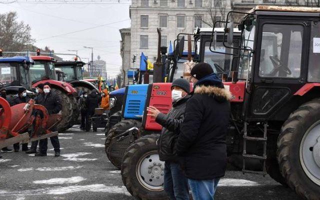 Молдавские фермеры снова протестуют в центре Кишинёва