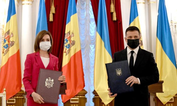 Свой первый зарубежный визит президент Молдавии Майя Санду нанесла на Украину.