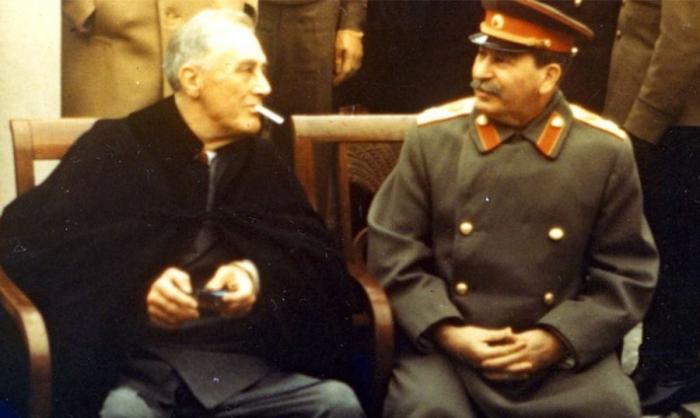 Рузвельт просил Сталина помочь Америке в войне с Японией, когда немецкие войска ещё стояли под Москвой
