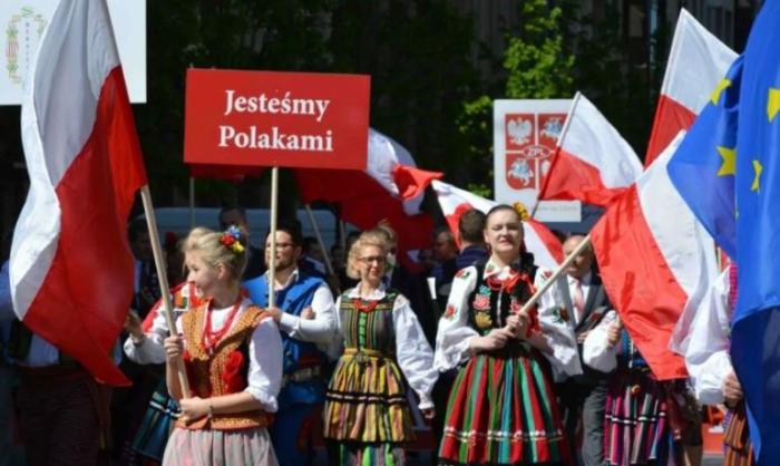 Со стороны Польши т.н. поддержка польской культуры в Белоруссии несёт исключительно конфликтный потенциал. 