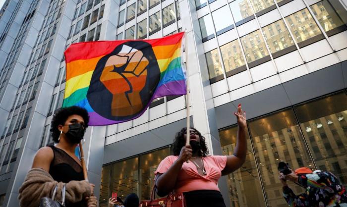 Активисты BLM и ЛГБТ — основная ударная сила американских демократов