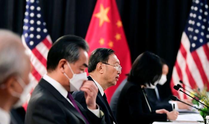 китайская делегация на встрече с амеркианцами в Анкоридже