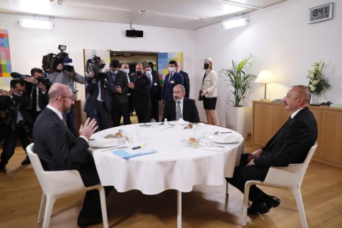 Трёхсторонняя встреча главы Евросовета Шарля Мишеля, премьер-министра Армении Никола Пашиняна и президента Азербайджана Ильхама Алиева