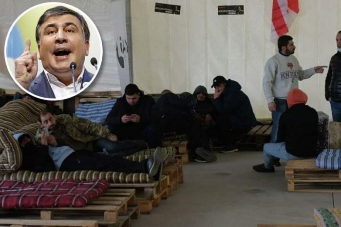 Сторонники Саакашвили в Грузии объявили массовую голодовку