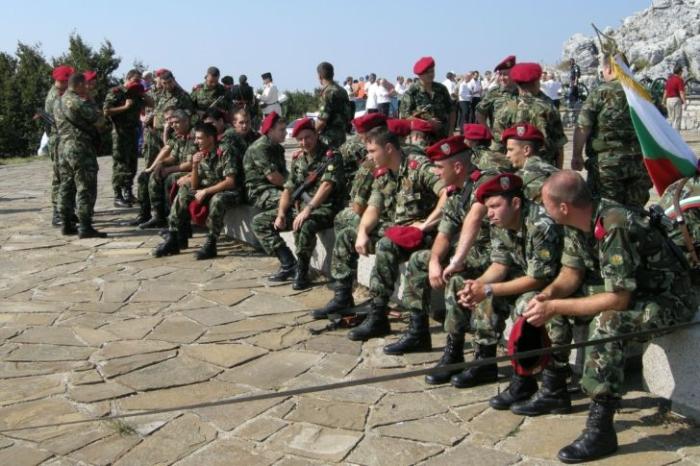 Министр обороны Болгарии против размещения в стране войск НАТО