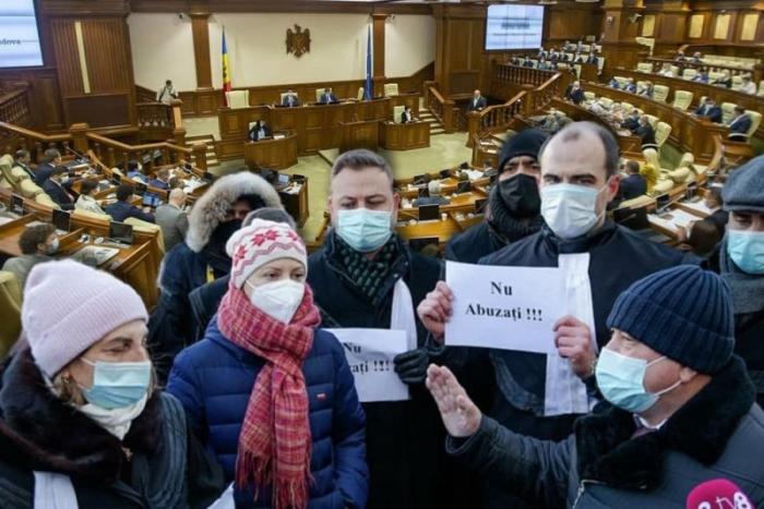 Адвокаты Молдавии объявили забастовку