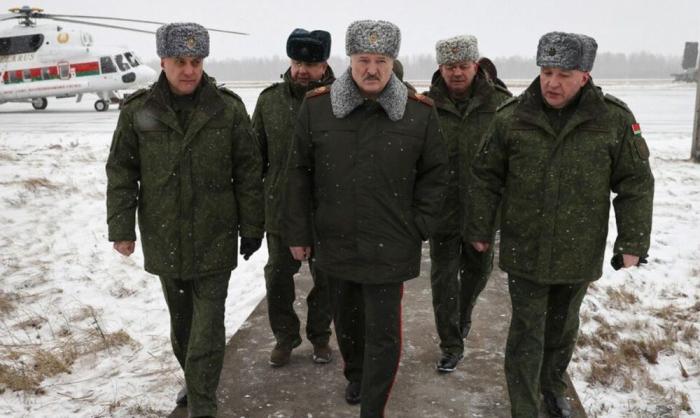 Александр Лукашенко накануне военных учений