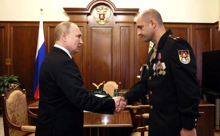 Владимир Путин встретился с отцом погибшего в Донбассе командира батальона «Спарта» Владимира Жоги