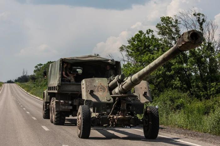 Газета The Washington Post сообщает, что Россия побеждает в "теневой войне" за артиллерийские боеприпасы 152-мм калибра.