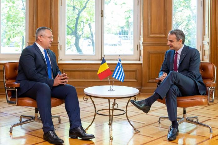 Премьер-министр Румынии Николае Чука на встрече с греческим коллегой Кириакосом Мицотакисом заявил, что газораспределительный узел Греция - Болгария будет играть важную функцию в энергообеспечении не только Европы, но и республик бывшего СССР.
