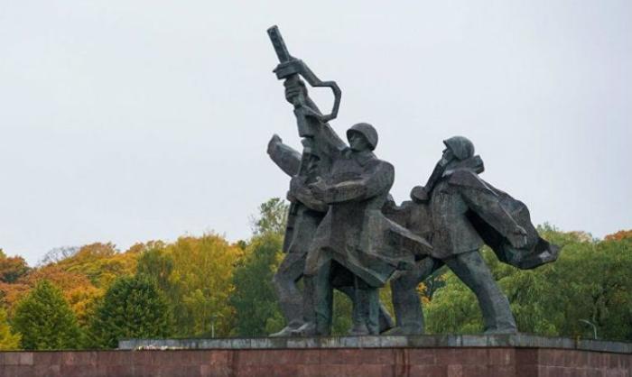 Фрагмент памятника освободителям Латвии