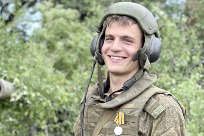 Роман Пеньков, младший сержант, командир танка. Сегодня, 11 сентбяря, в России отмечается День танкиста.