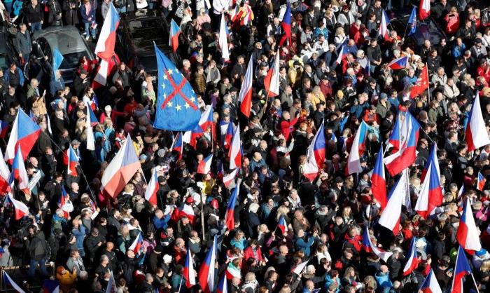Протест населения выплескивается на улицы городов Британии, Молдавии, Чехии, Германии, Нидерландов, Австрии, Италии