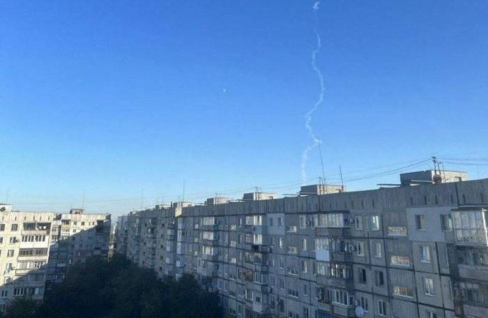 две украинские ракеты сбиты в небе над Мариуполем, противник пытался атаковать портовую инфраструктуру, пишут местные издания со ссылкой на администрацию города, источник – Донецкое время
