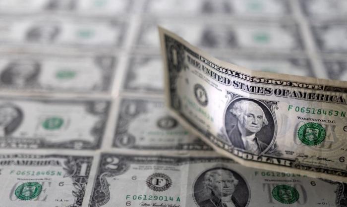 Американский доллар пока не уступает место другим валютам