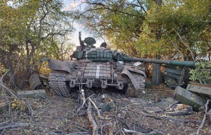 Брошенный танк Т-72Б ВСУ