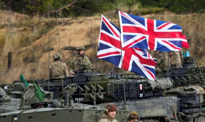 Великобритания, за спиной которой маячат США, формирует «восточную военную цепь» на границах с Россией и Белоруссией, состоящую из Польши, Украины, Латвии, Литвы, Эстонии и других государств востока Европы.