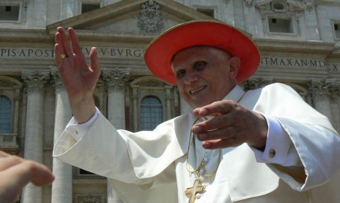 Смерть 31 декабря 2022 г. бывшего папы Римского Бенедикта XVI (отрёкся от папского престола в 2013 г.) вызвала заметный резонанс в Минске.