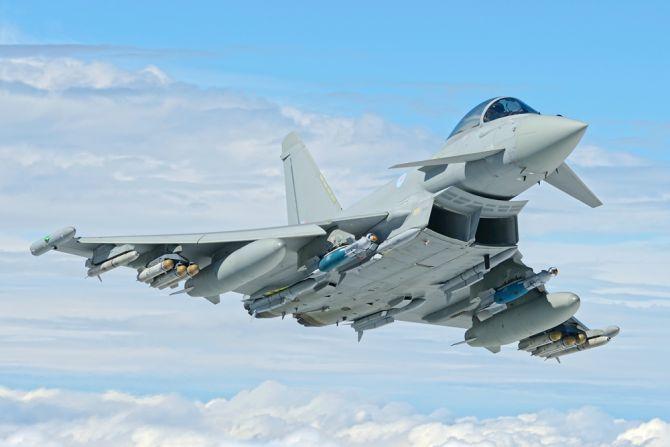 ВВС Великобритании отрабатывают над Чёрным морем навыки дозаправки в воздухе