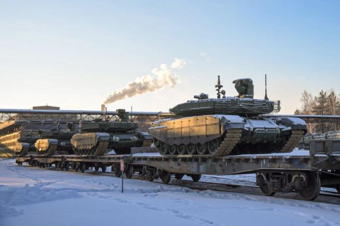 Партия новых Т-90М «Прорыв», изготовленная Уралвагонзаводом для Министерства обороны.