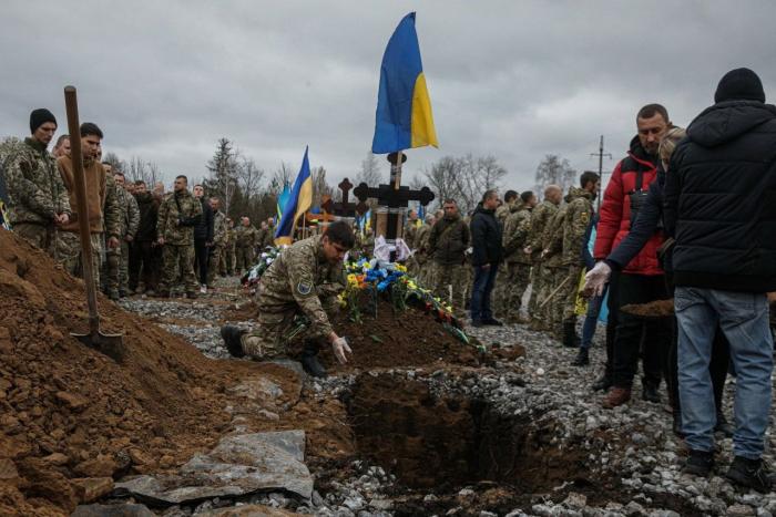 Зеленский и Ермак уничтожают украинский спецназ