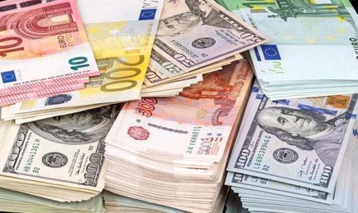 Российские граждане продолжают накапливать иностранную валюту